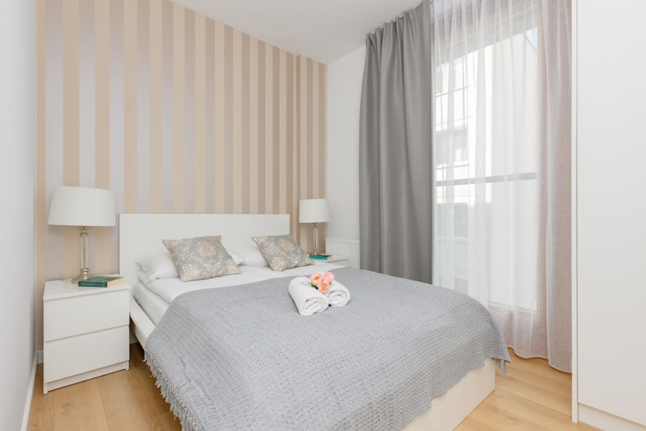 Warszawa Srodmiescie Bonifraterska Apartments By Noclegi Renters Екстериор снимка