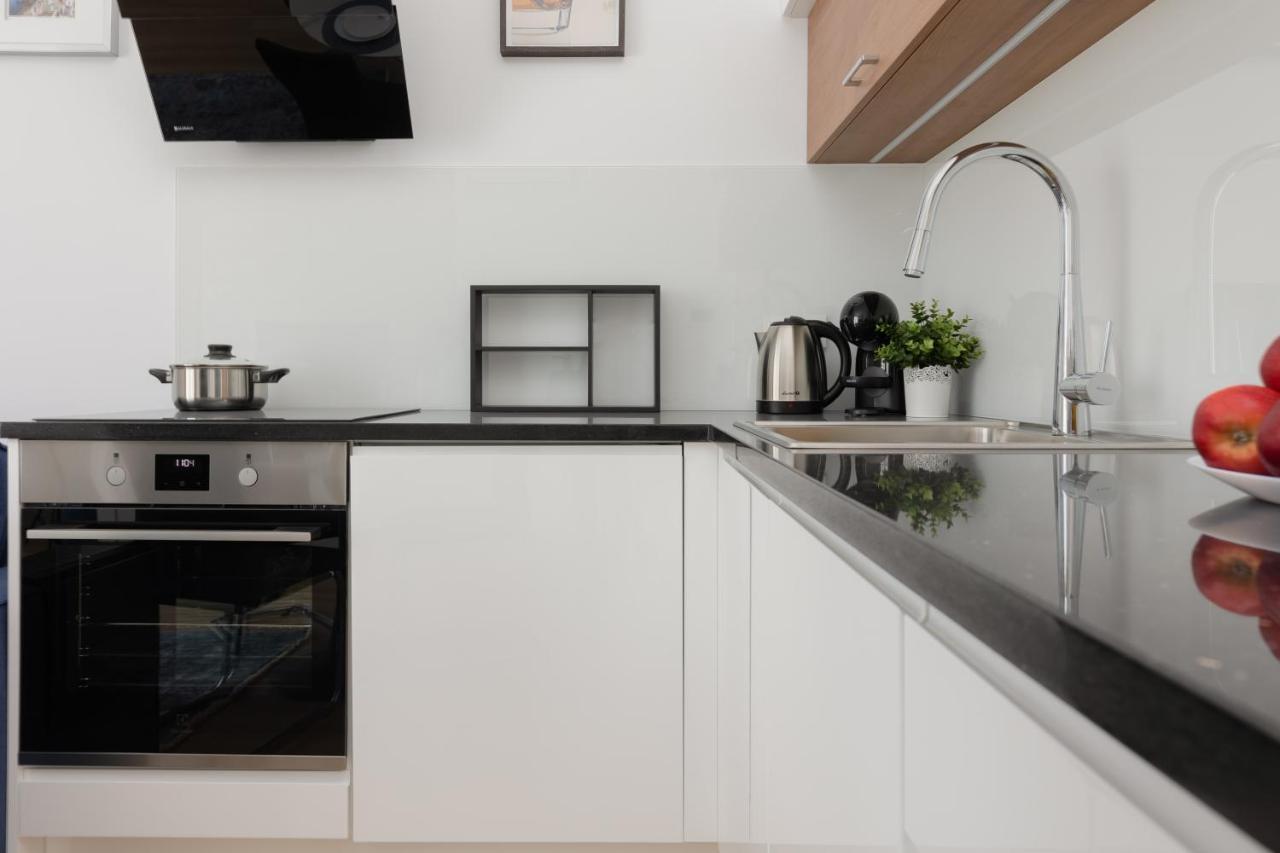 Warszawa Srodmiescie Bonifraterska Apartments By Noclegi Renters Екстериор снимка